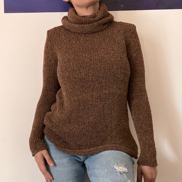 Neiman Marcus Exclusive merino wool Turtleneck Sweater - Picture 1 of 4